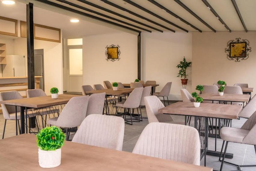 Fenix Gevgelija Bed & Breakfast Exterior photo