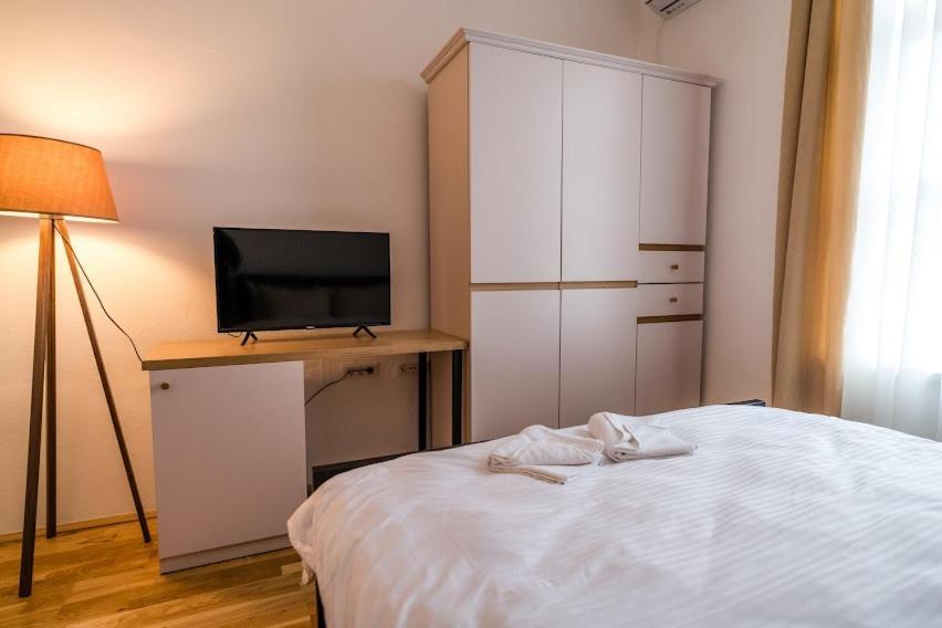 Fenix Gevgelija Bed & Breakfast Exterior photo
