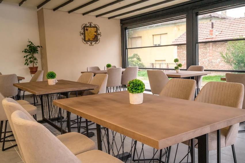 Fenix Gevgelija Bed & Breakfast Exterior photo