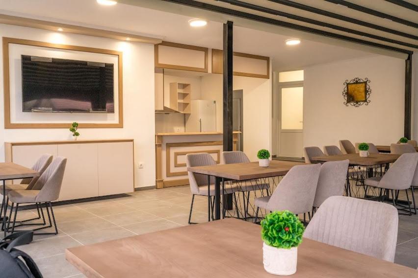 Fenix Gevgelija Bed & Breakfast Exterior photo